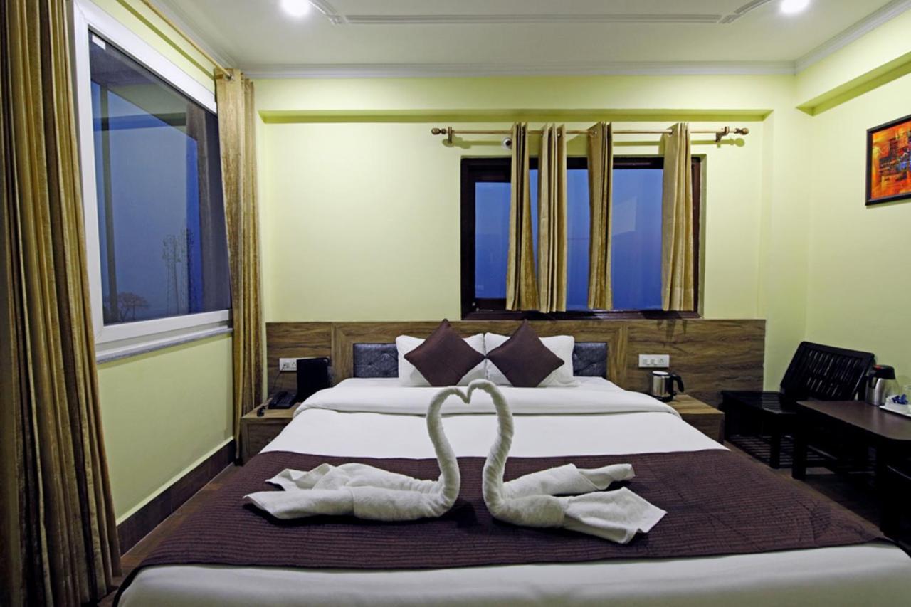 Harmony Blue Mcleodganj Hotel แมคลอยด์กันจ์ ภายนอก รูปภาพ