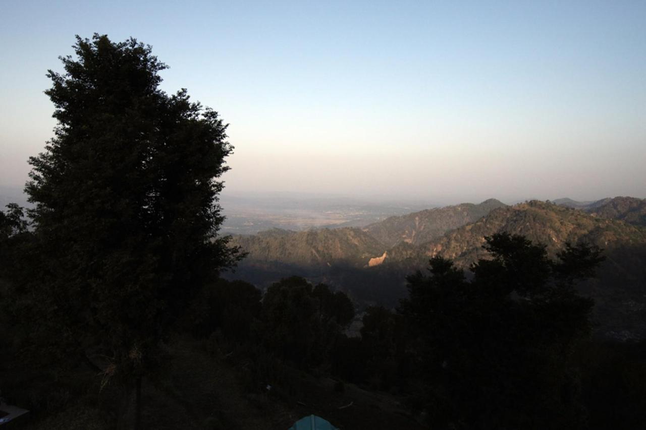 Harmony Blue Mcleodganj Hotel แมคลอยด์กันจ์ ภายนอก รูปภาพ