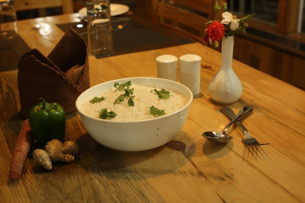 Harmony Blue Mcleodganj Hotel แมคลอยด์กันจ์ ภายนอก รูปภาพ